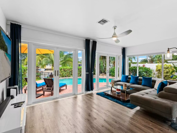 Luxurious Fort Lauderdale River Access with Heated Pool & Kayaks